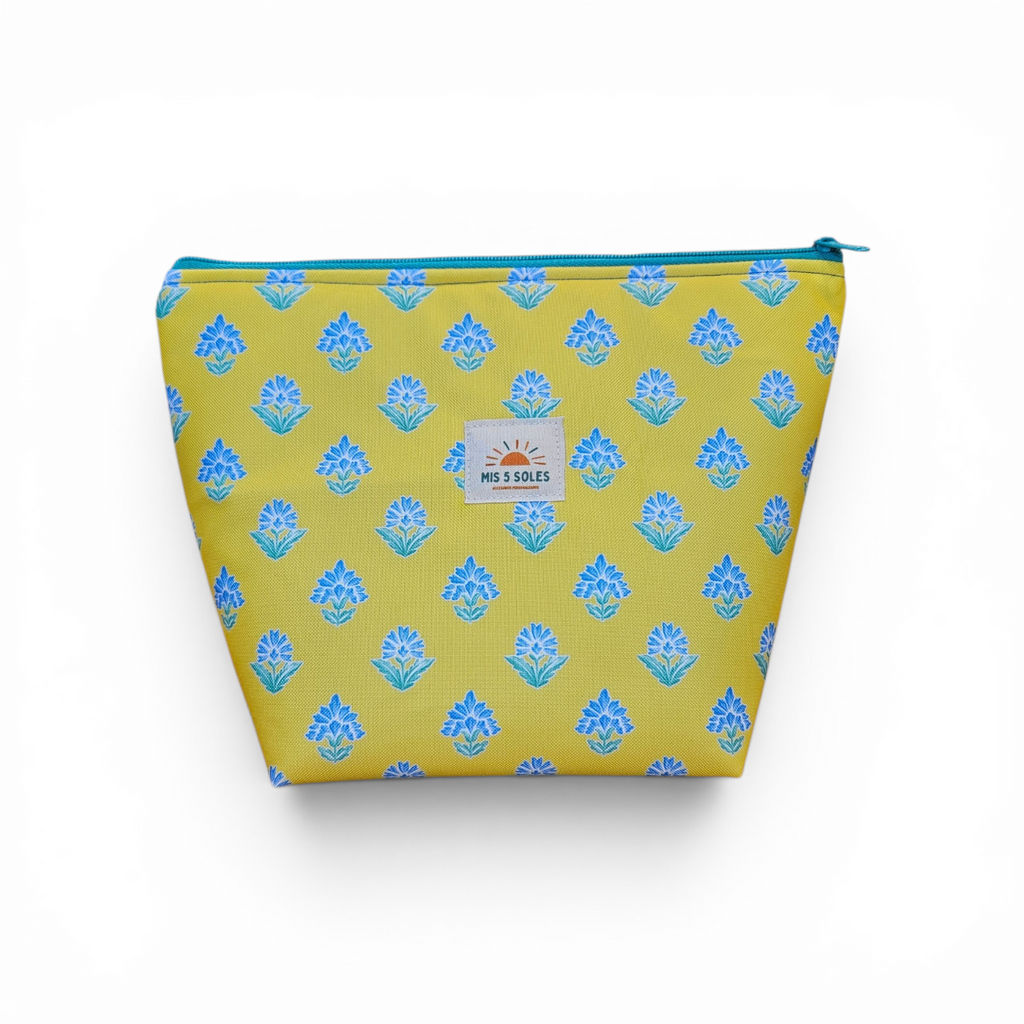 Neceser triangular impermeable